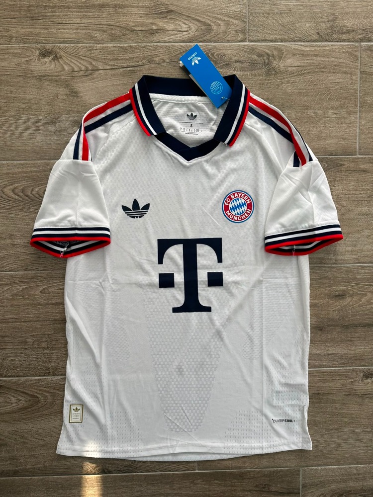 Bayern Münih 2026-2027 Deplasman Maç Forması