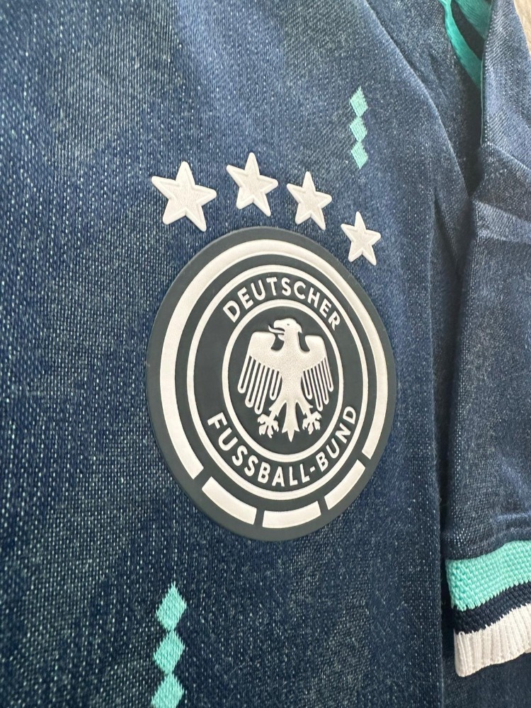 Almanya 2026 Dünya Kupası Deplasman Forması