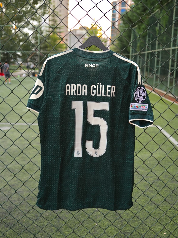 İhraç fazlası Real Madrid 2026-27 Deplasman Arda Güler #15