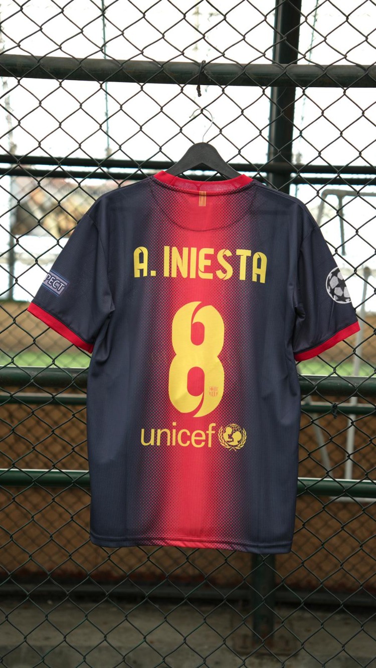 Premium Kalite Retro Forma Iniesta #8 Barcelona 2012