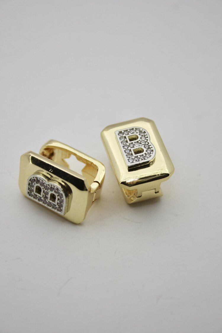 VIP Taşlı B Plaka Küpe | Gold