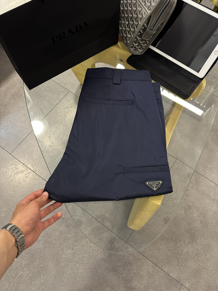Prada Lacivert Renylon Kumaş Şort