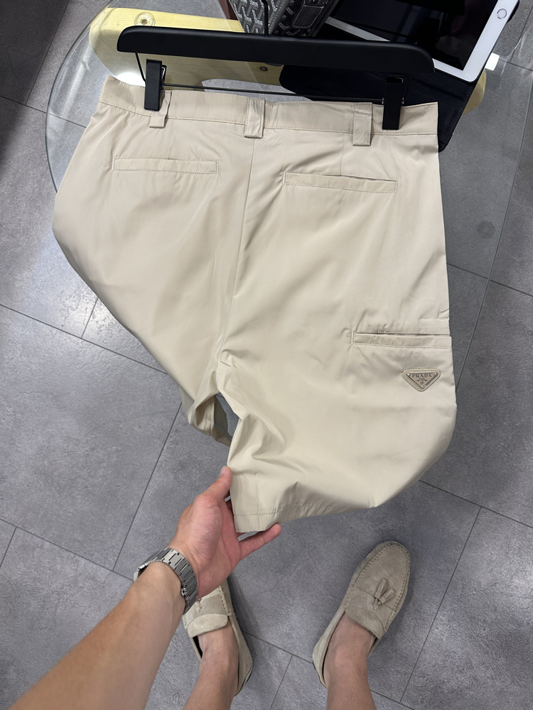 Prada Krem Renylon Kumaş Şort 