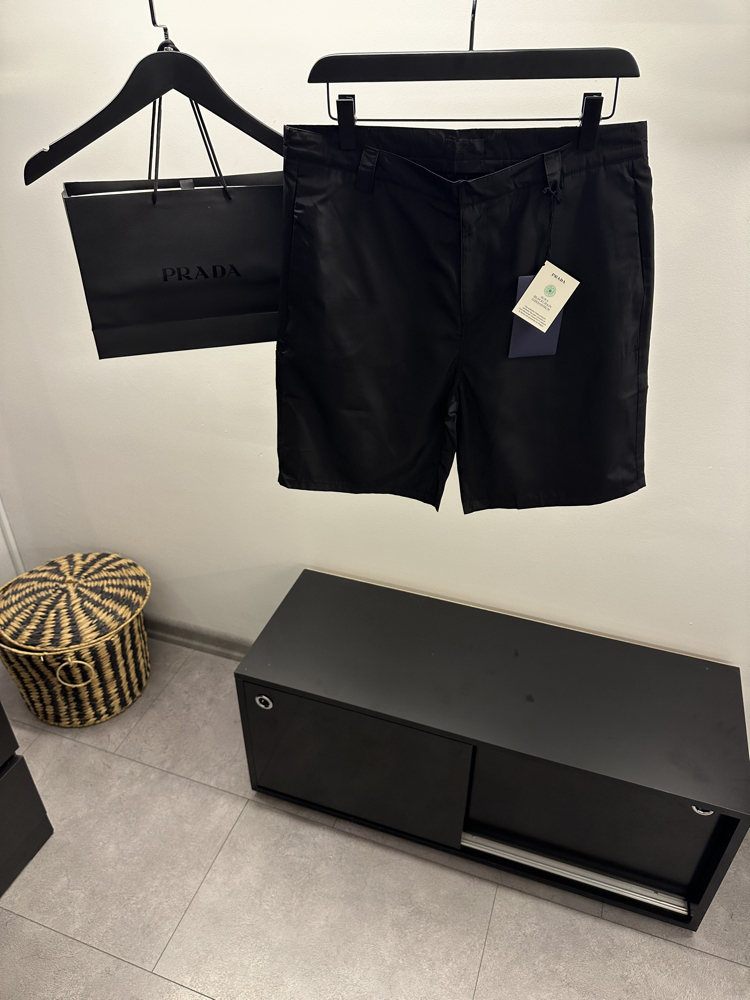 Prada Siyah Renylon Kumaş Şort 