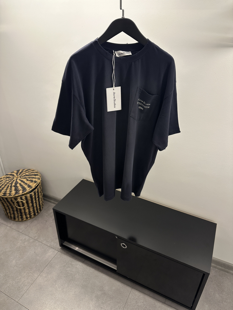 Acne Studios Cep Logo Baskılı Lacivert Tişört