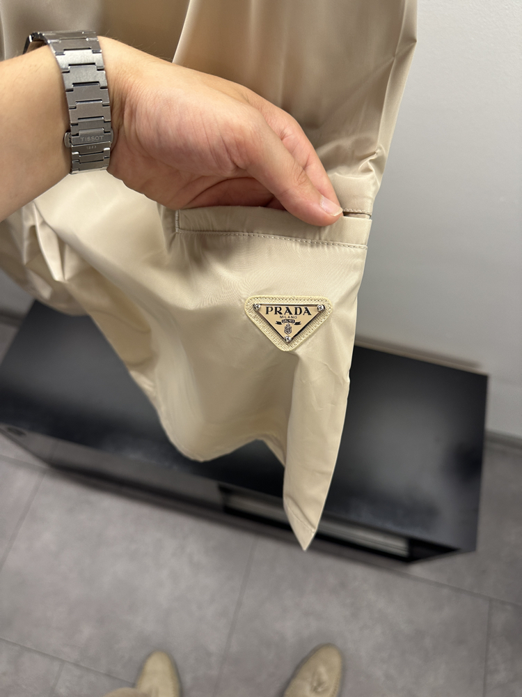 Prada Krem Renylon Kumaş Şort 