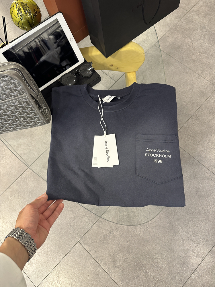 Acne Studios Cep Logo Baskılı Lacivert Tişört