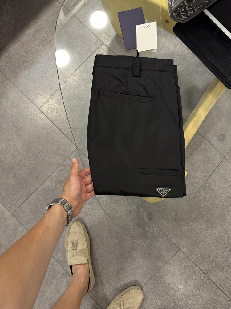 Prada Siyah Renylon Kumaş Şort 