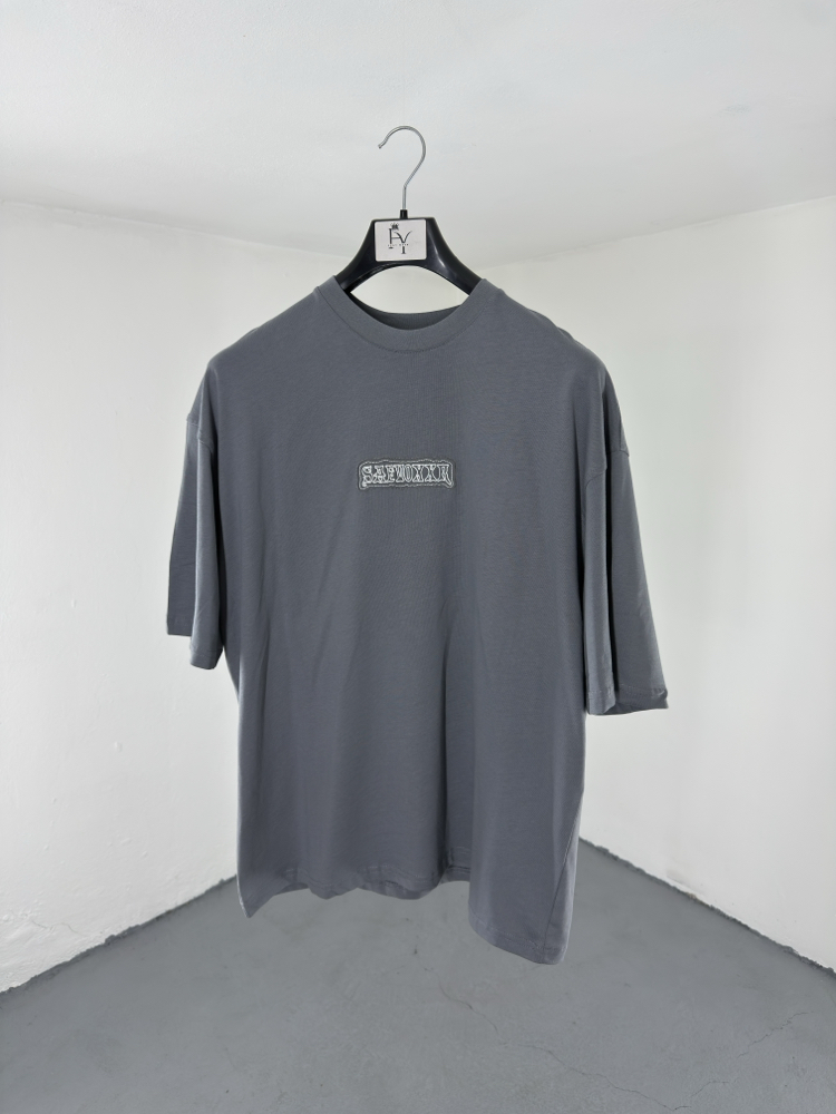 OverSize Sırt Baskılı ve Patch'li Tshirt
