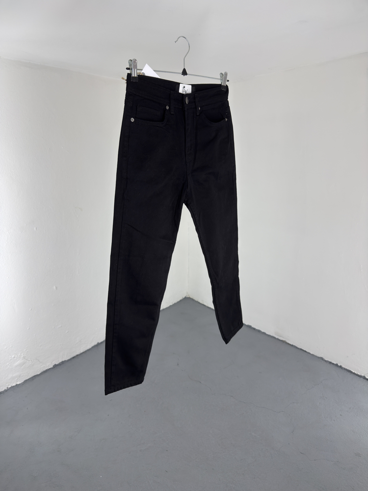 Boyfriend Black Jean