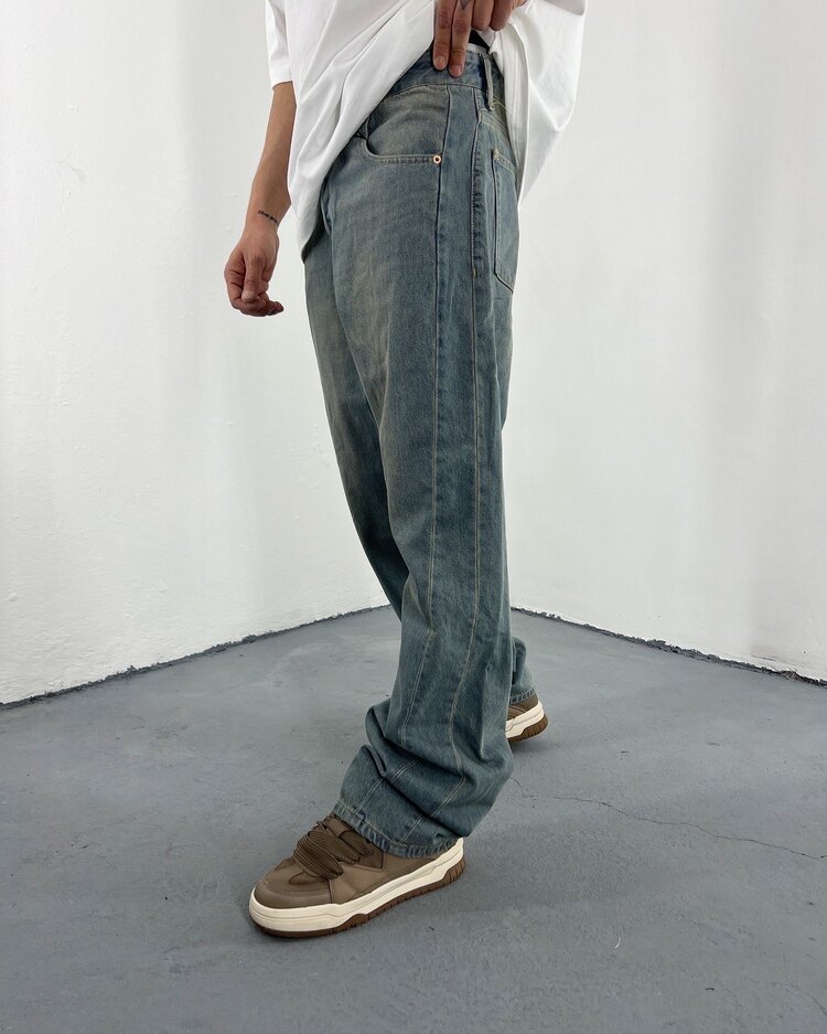 Slant Baggy Jean