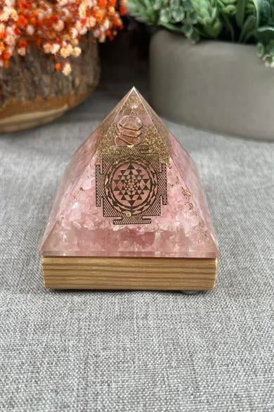 Pembe Kuvars Doğal Taş Piramit Orgonit