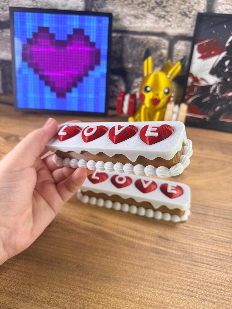 Love yazılı Clicker'lı Pasta Dilimi 
