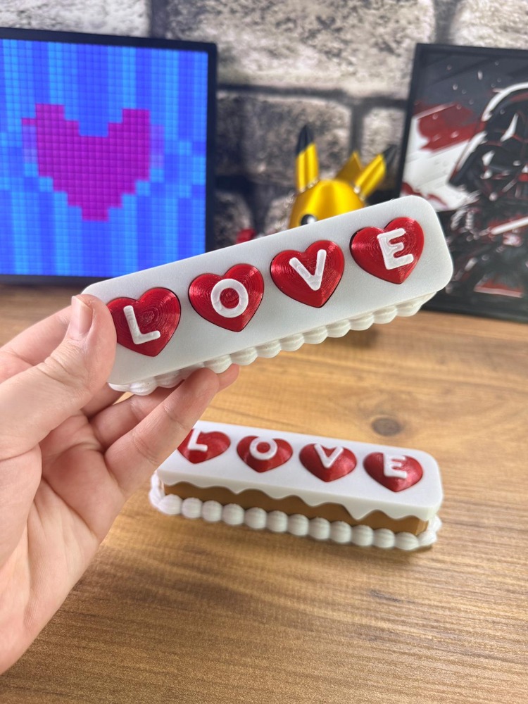 Love yazılı Clicker'lı Pasta Dilimi 