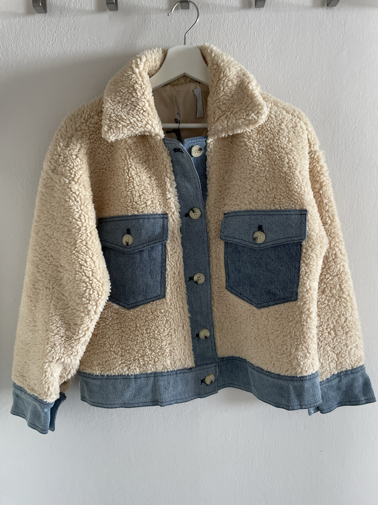 Kot Denim Detaylı Pelüş Kısa Ceket