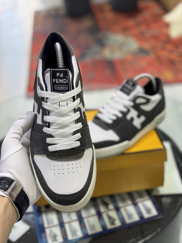 FENDİ GRİ&BEYAZ