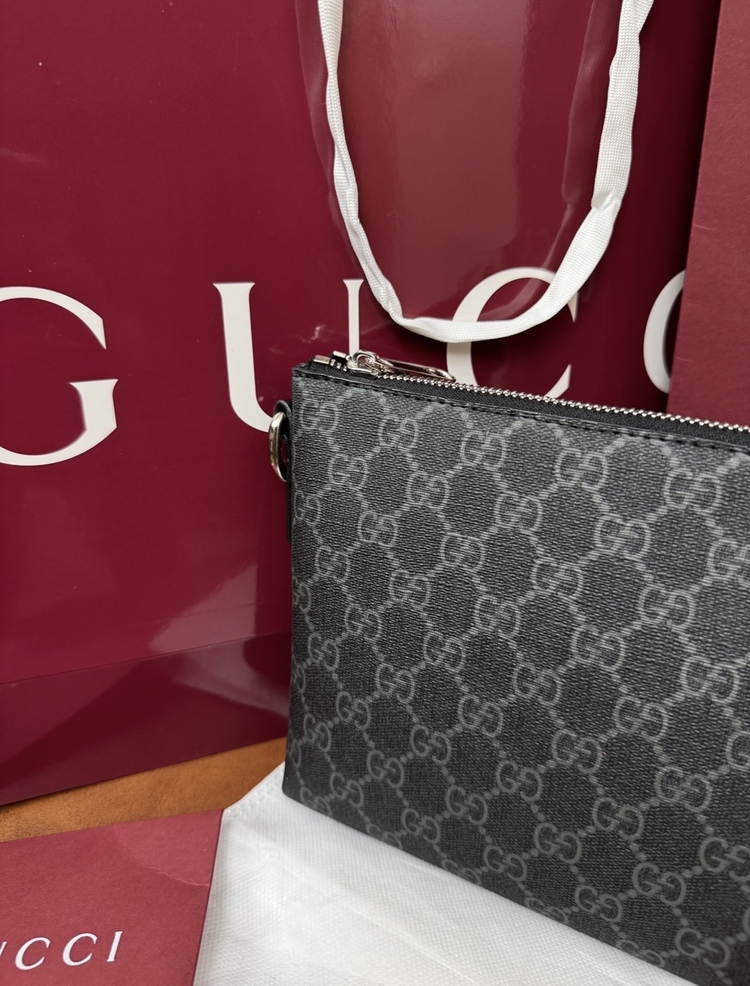 Gucci messenger bag