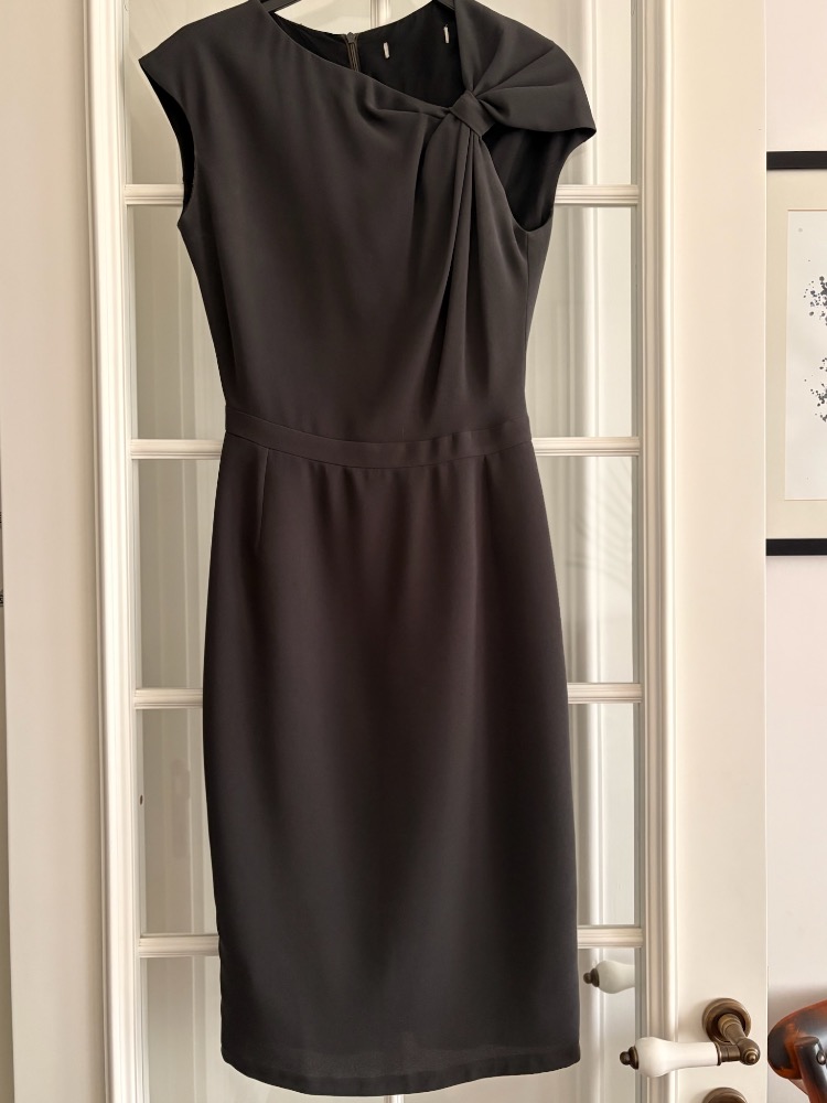 ANTRASİT YAKA DETAYLI ELBİSE 