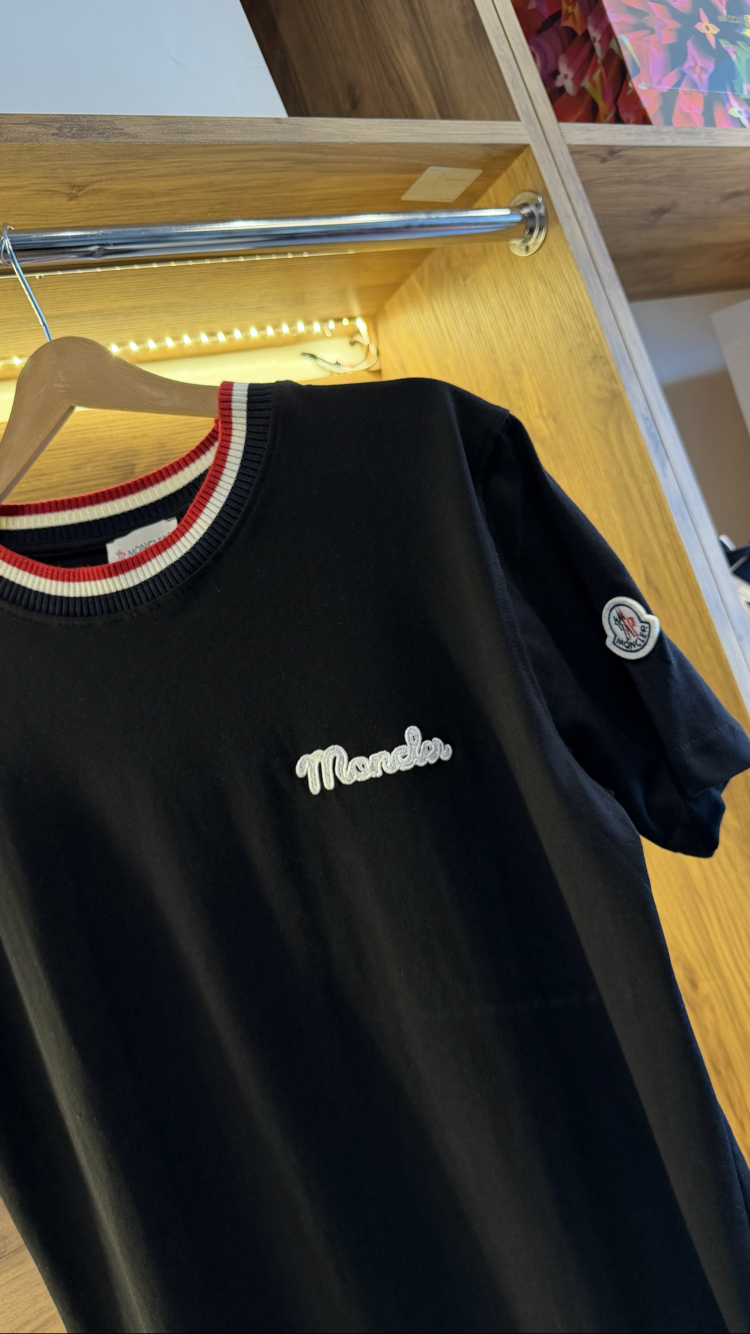 Moncler Premium Yakalı 