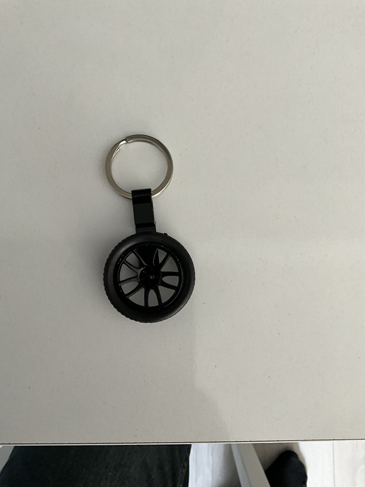 Otomobil Tutkunları İçin Premium Anahtarlık Koleksiyonu 3 adet fiyatı