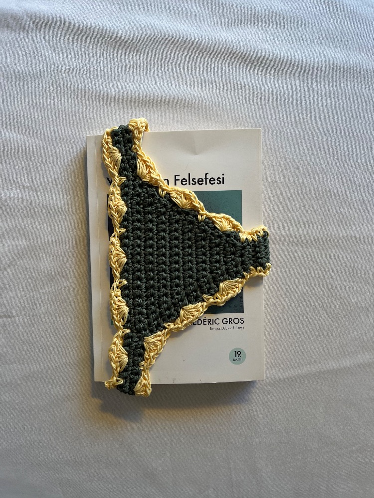 Bikini Bookmark