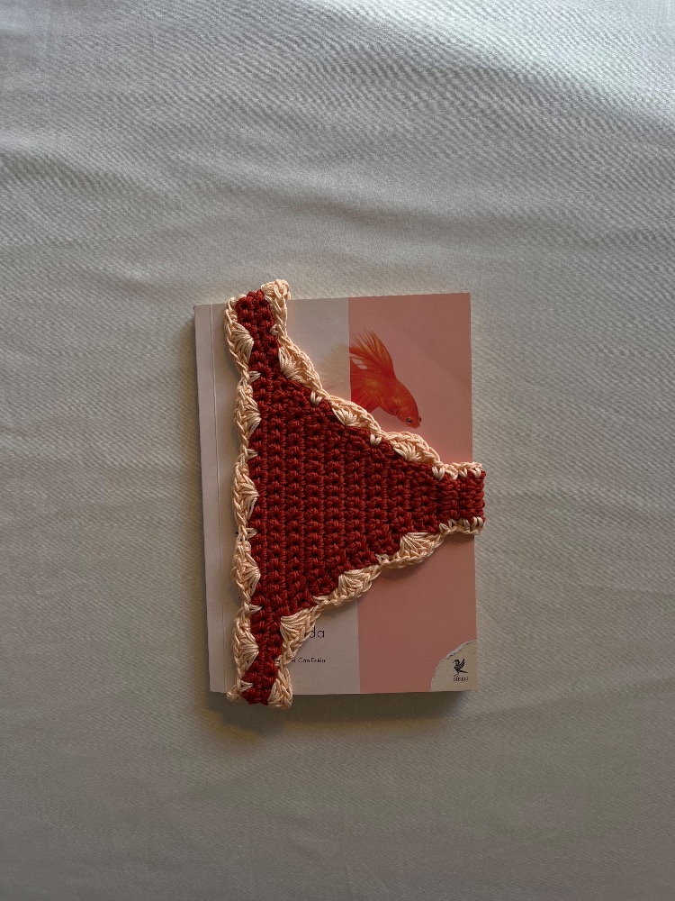 Bikini Bookmark