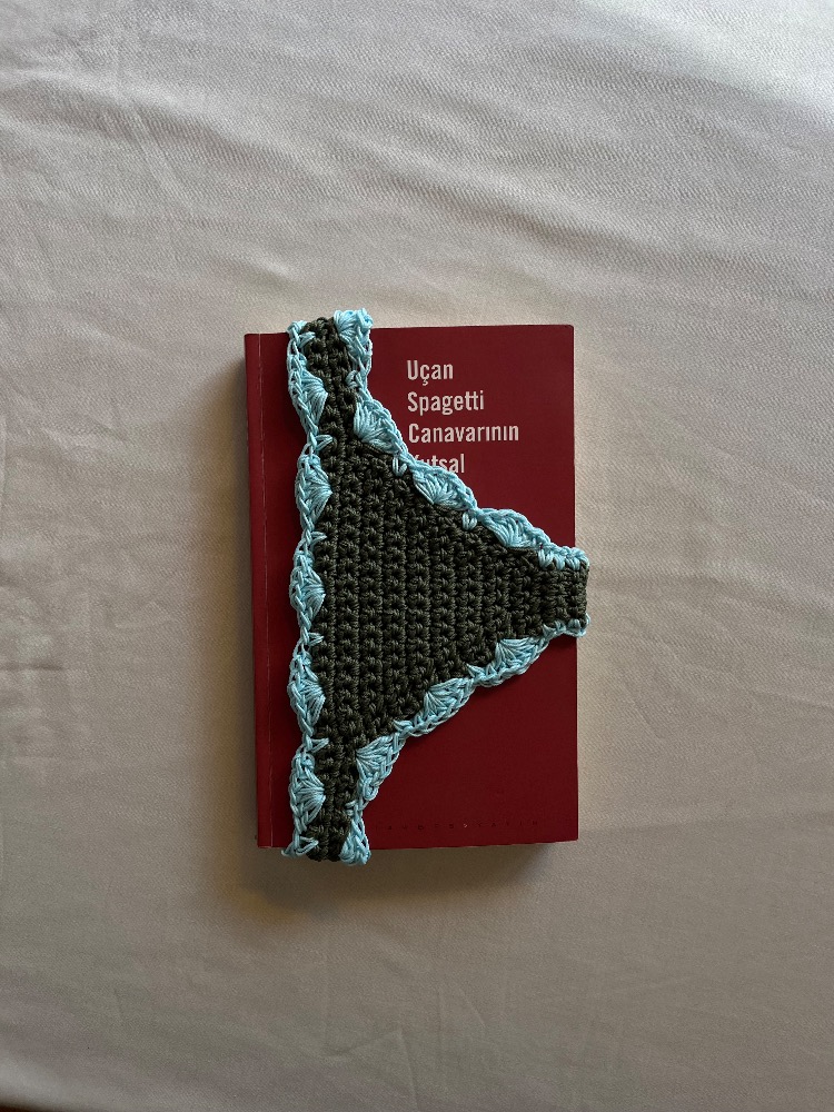 Bikini Bookmark