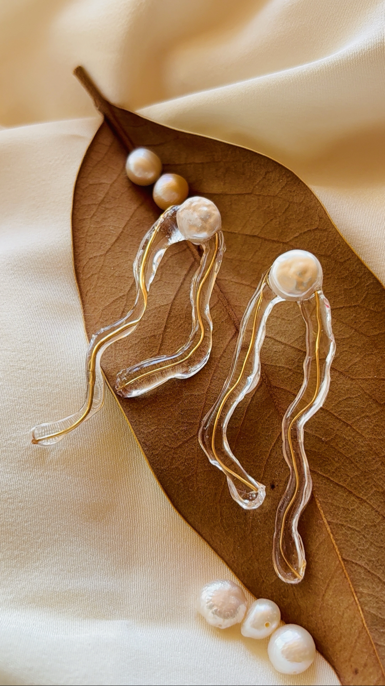 Lustre – Aurelia Küpeler