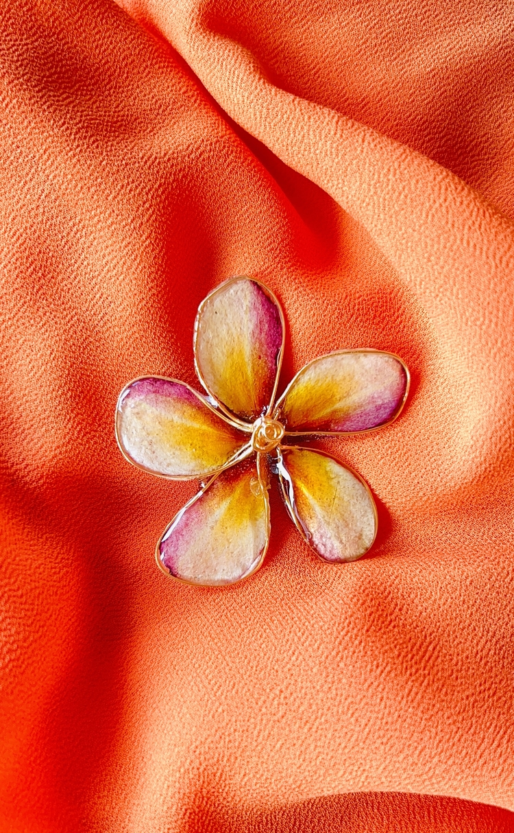 Minik Plumeria Broş