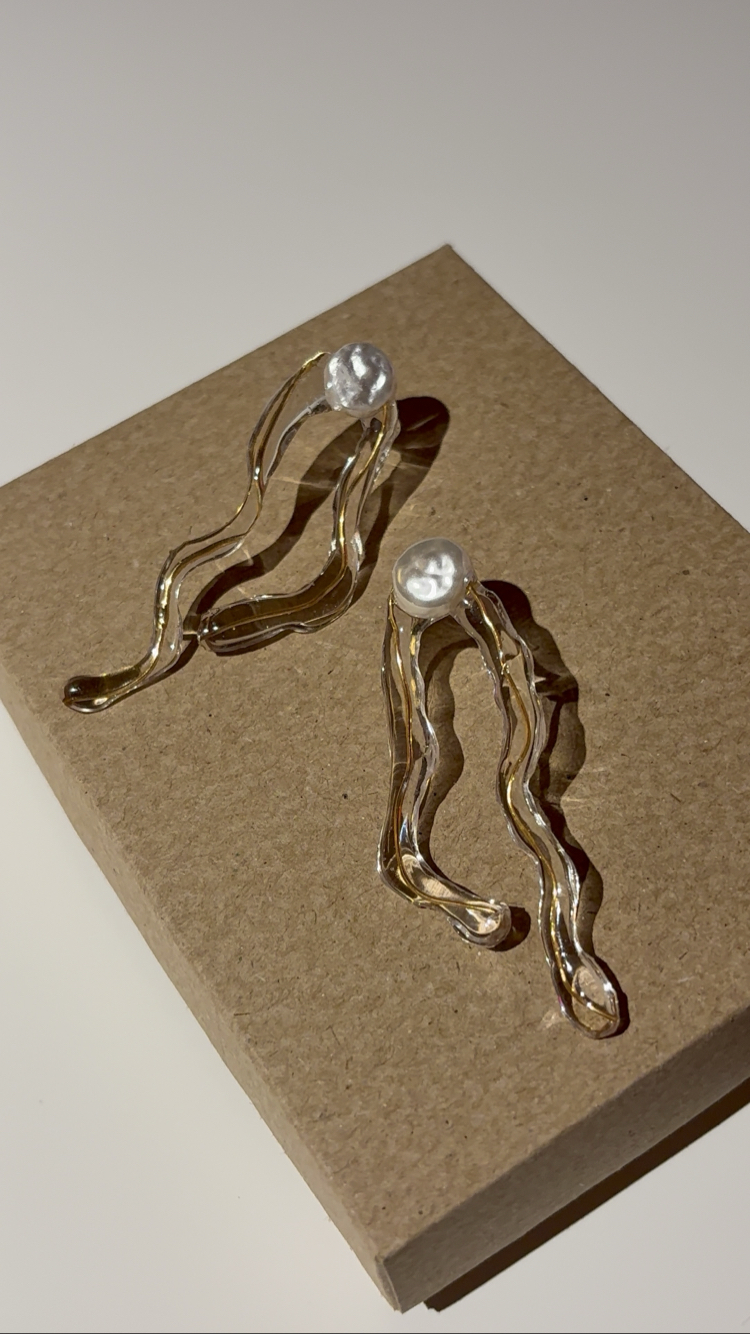 Lustre – Aurelia Küpeler