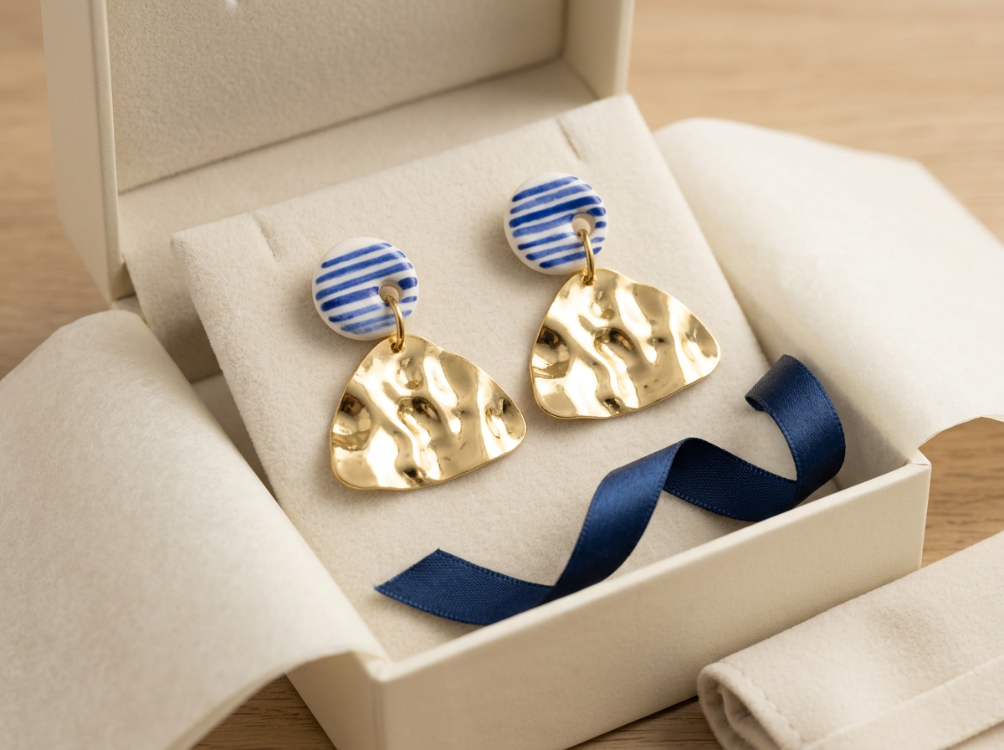 El Yapımı Porselen & Gold Detaylı Küpe