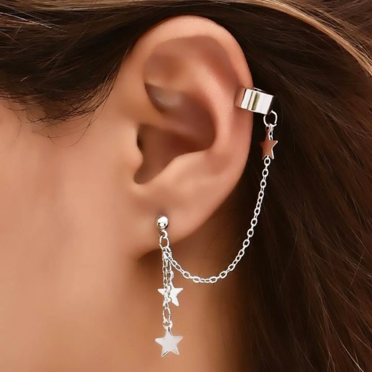 Gümüş yıldız detaylı kıkırdak küpe earcuff