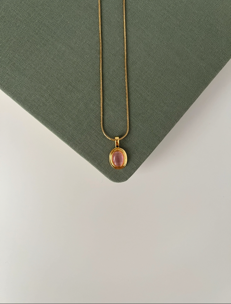 Pembe Taşı Oval Kolye