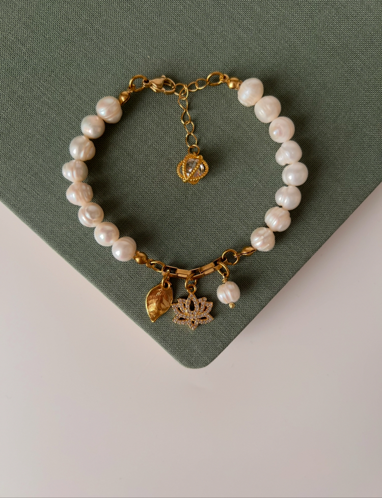 Lotus İnci Bileklik