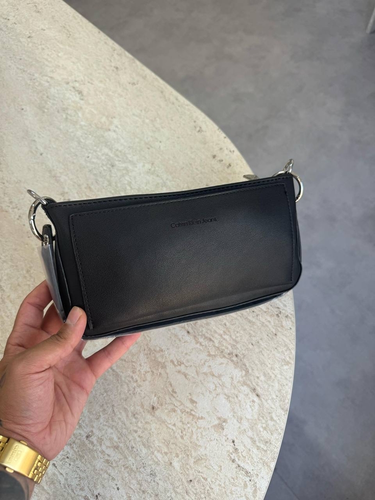 Calvin Klein Siyah