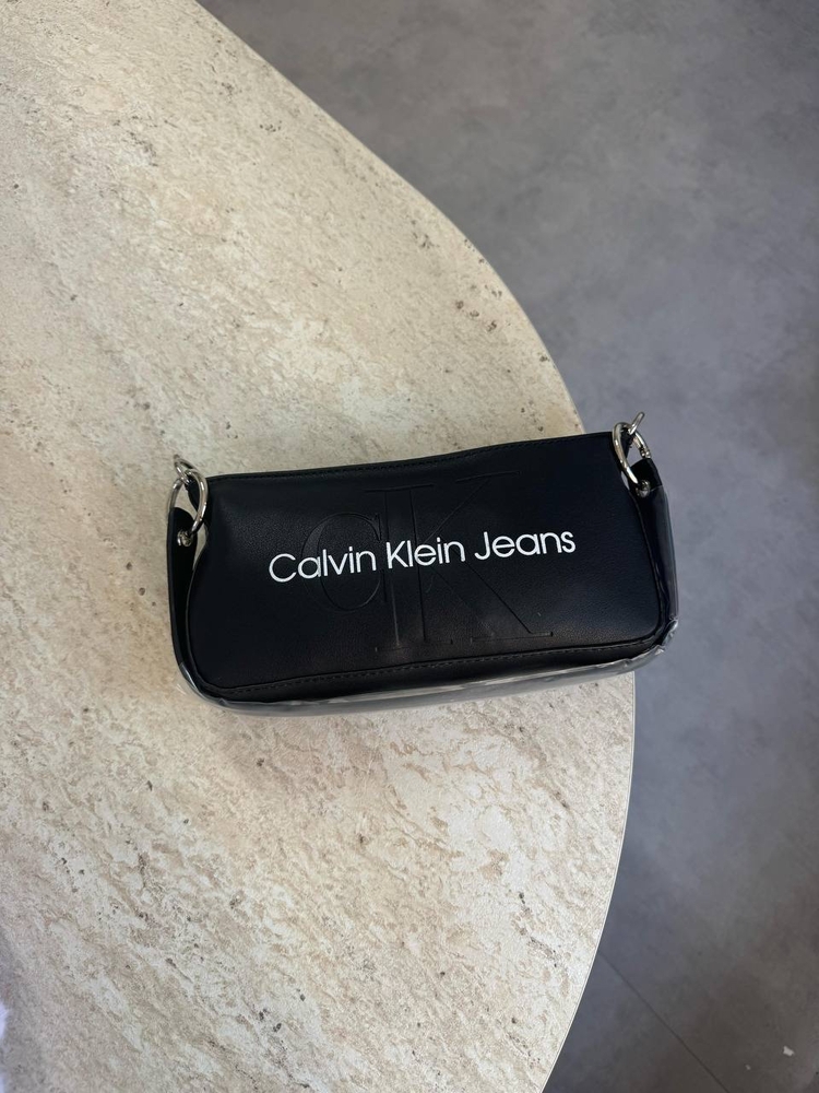 Calvin Klein Siyah