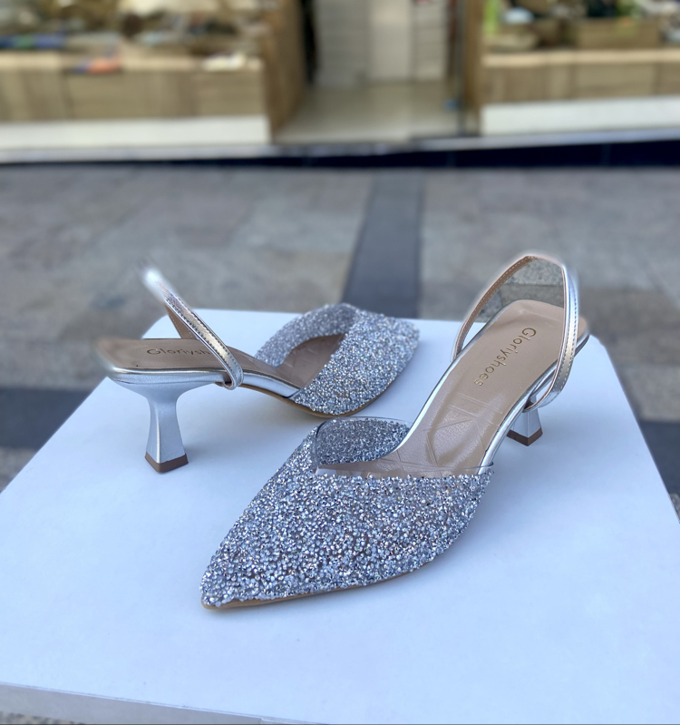 Gümüş şeffaf taşlı 6 cm topuklu ayakkabı