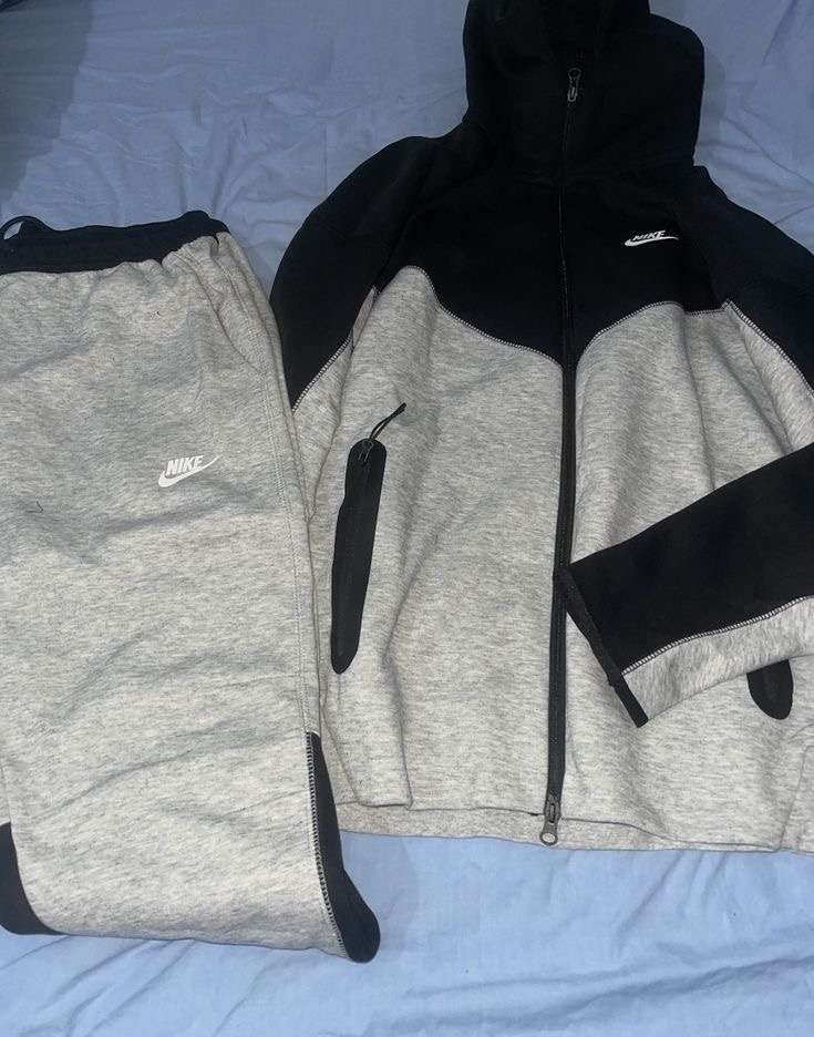 Nike Tech Fleece Panda