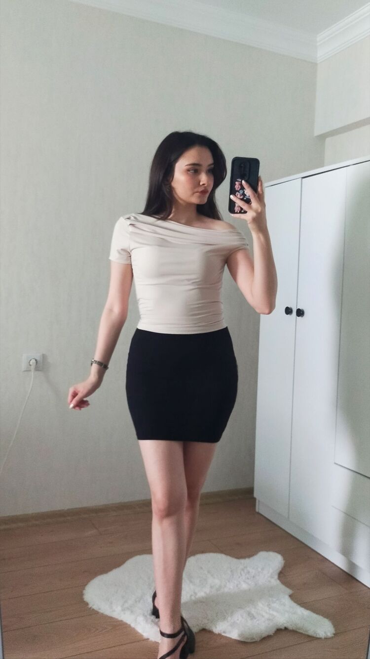 Kayık Yaka Krem Bluz 