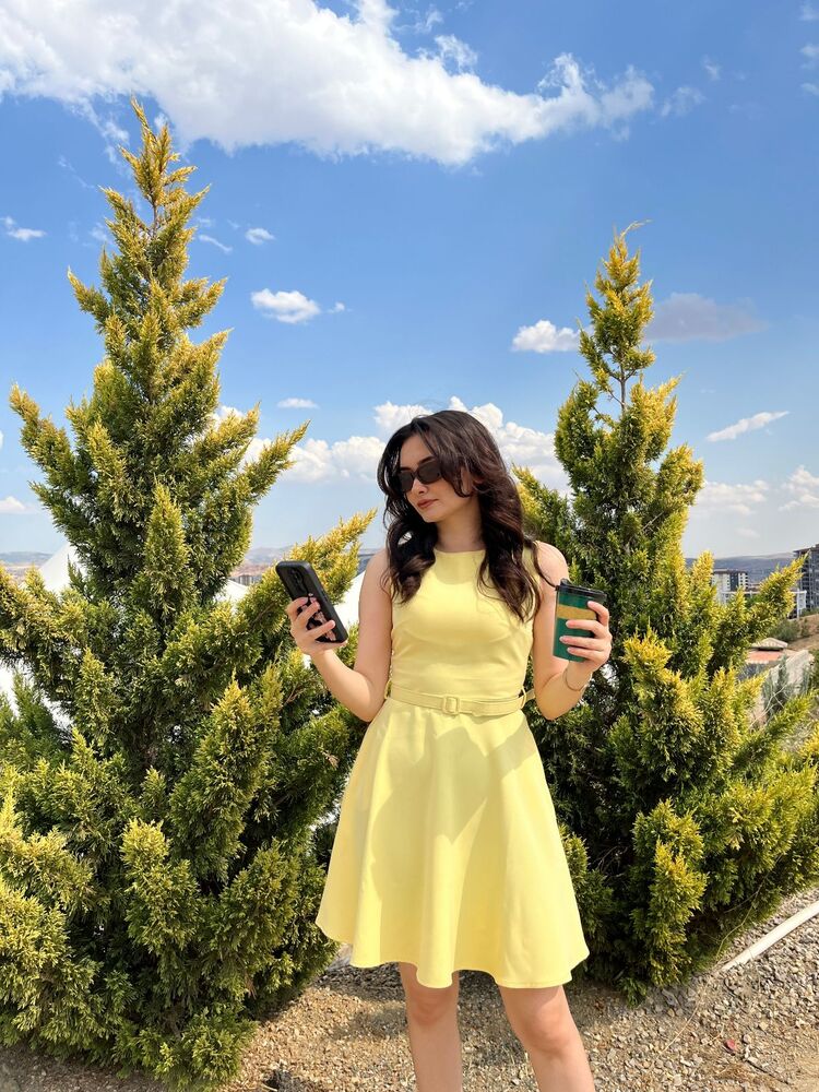 Kemerli Sarı Elbise 
