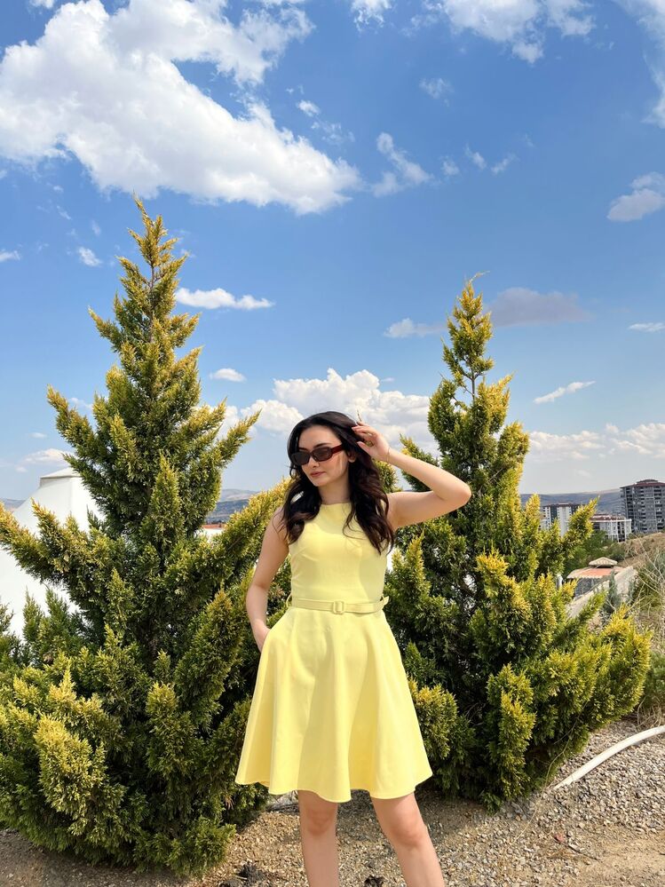 Kemerli Sarı Elbise 