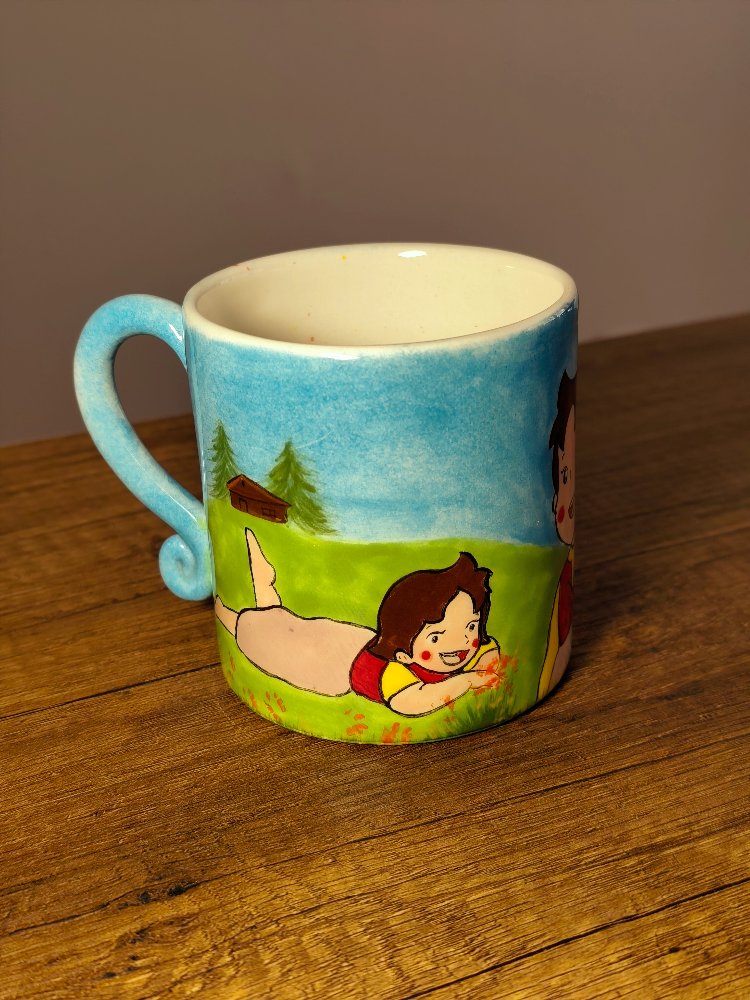 Heidi El Yapımı Seramik Kupa – 300 ml | Tamamı El Boyaması Koleksiyon Kupası
