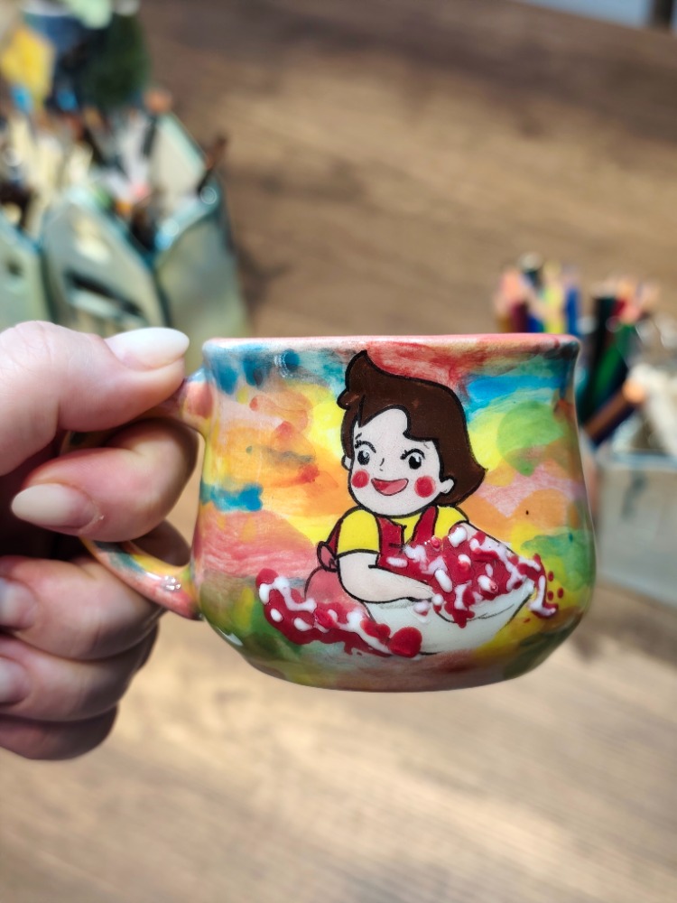 Heidi El Çizimi Seramik Fincan – El Yapımı Nostaljik Fincan