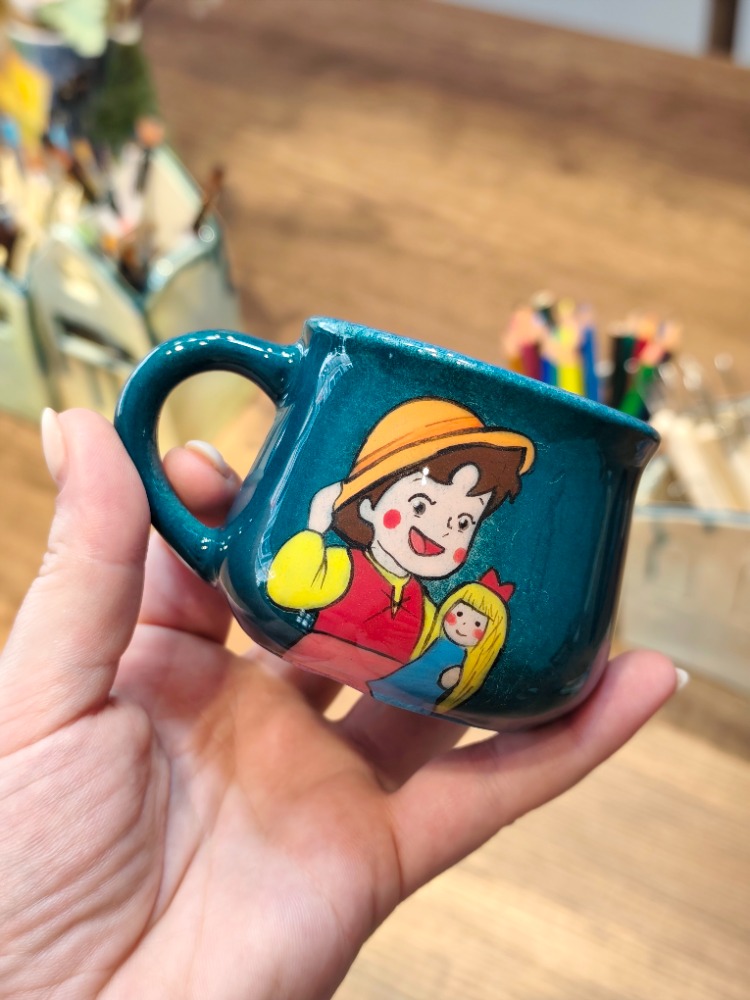 Heidi El Çizimi Seramik Fincan – El Yapımı Nostaljik Fincan