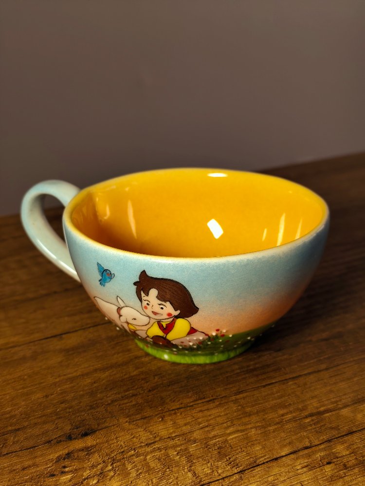 Heidi ve Kuzucuk El Yapımı Seramik Fincan – 280 ml | Tamamı El Boyaması Koleksiyon Kupası