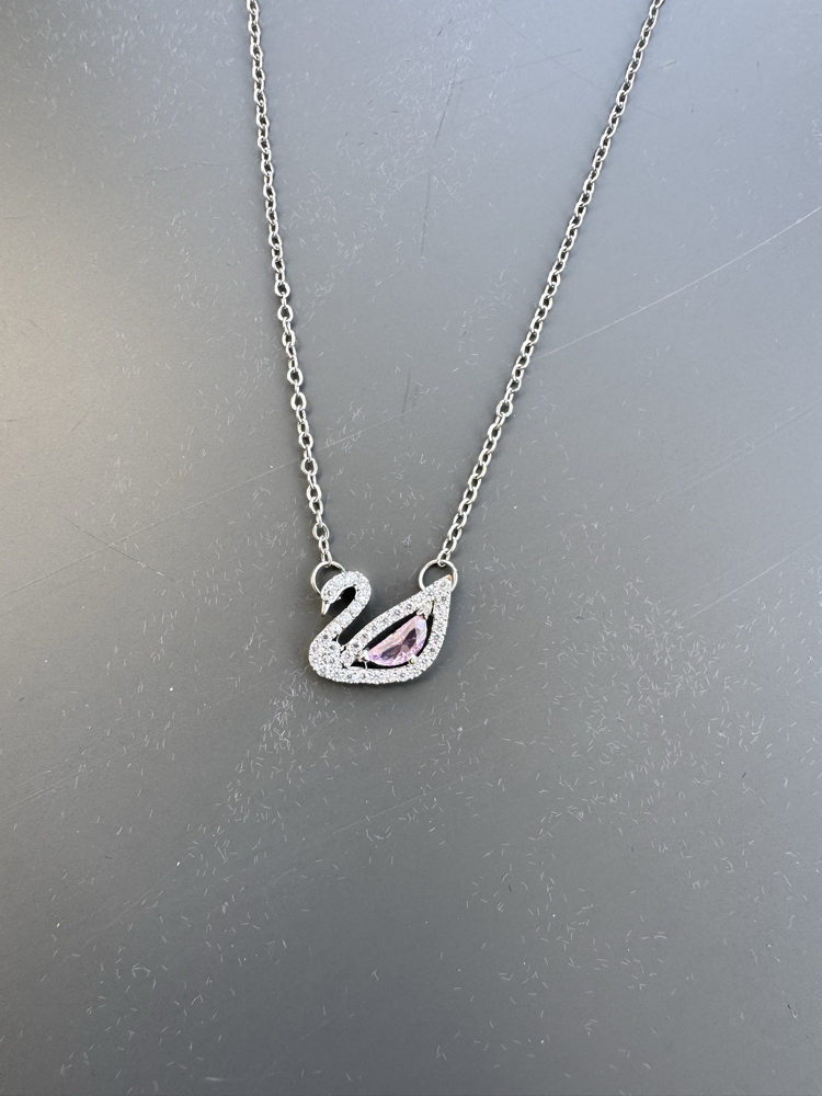 SWAROVSKI MODEL PEMBE GÜMÜŞ KUĞU KOLYE ÇELİK 