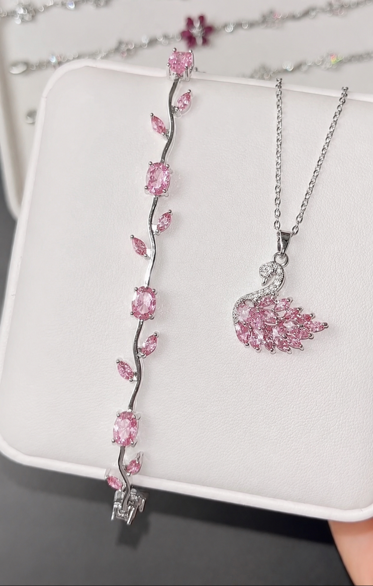PEMBE KUĞU VE LALE BİLEKLİK SETİ