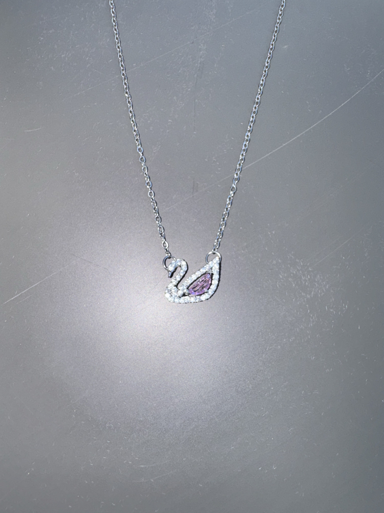 SWAROVSKI MODEL PEMBE GÜMÜŞ KUĞU KOLYE ÇELİK 