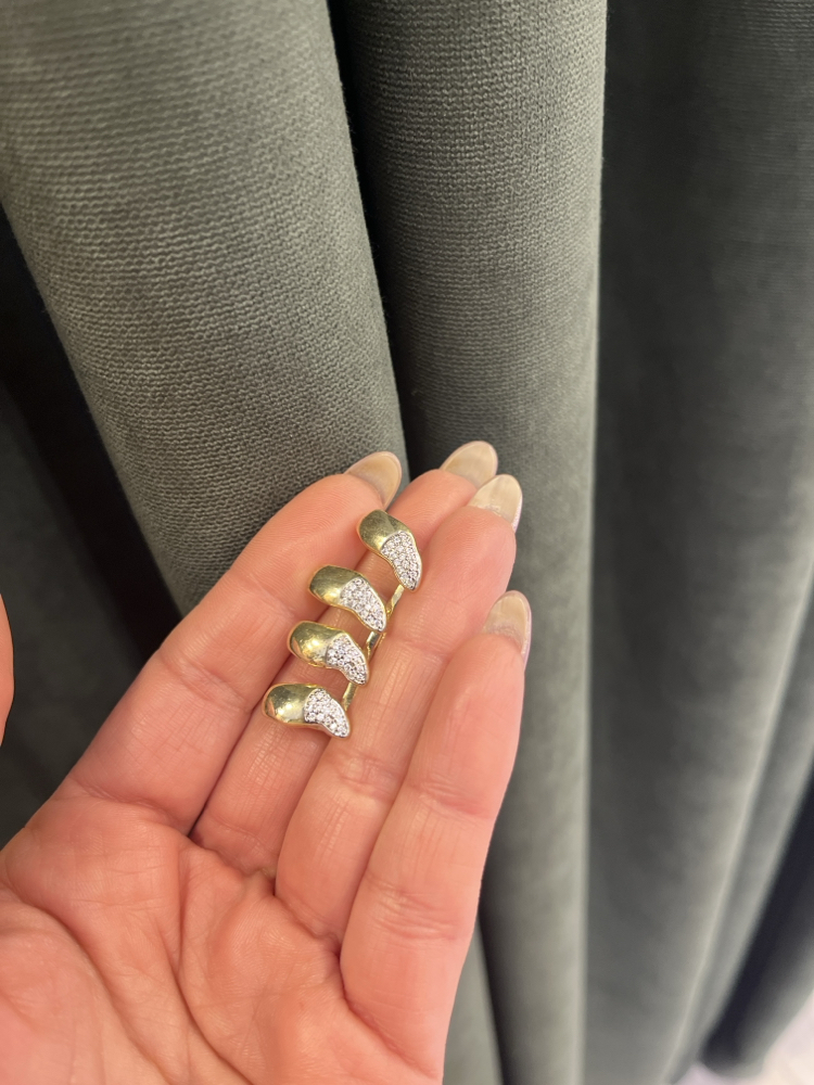 Earcuff Serenay model