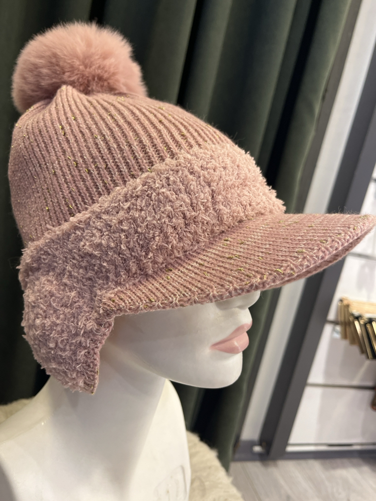 Kulak kapatıcılı pembe kep 